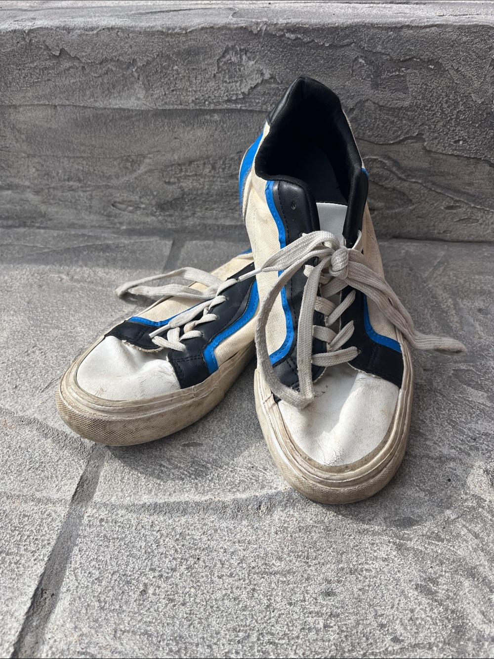 refuge Men's Low-Top Sneakers in White, Black & Blue